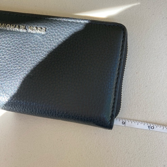 Michael Kors Black Pebbled Leather Large Zipper Wallet Wristlet Silver Hardware - Picture 9 of 17